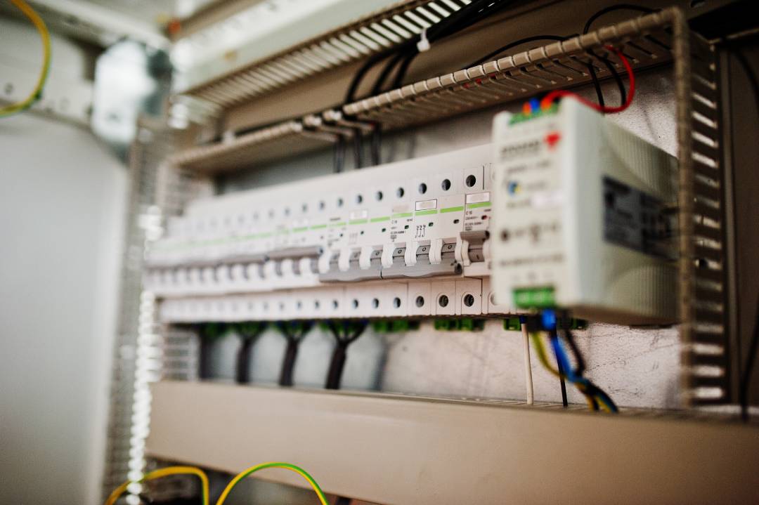 What to Do in an Electrical Emergency in Denver: Immediate Steps & Local Help